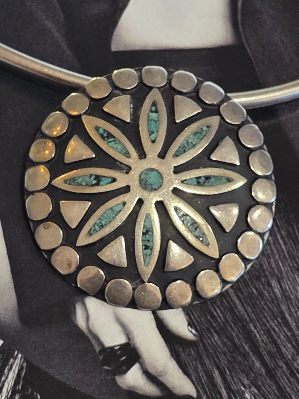 Round Taxco Turquoise Inlay Pendant Necklace - Silver Tone